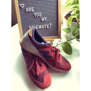 New Balance Women’s Sneakers Sz 10